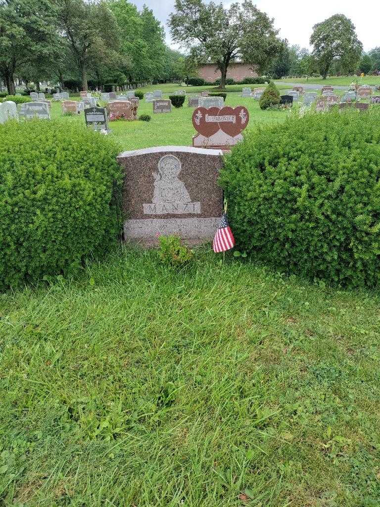 Joseph F. Manzi's grave. Photo 1