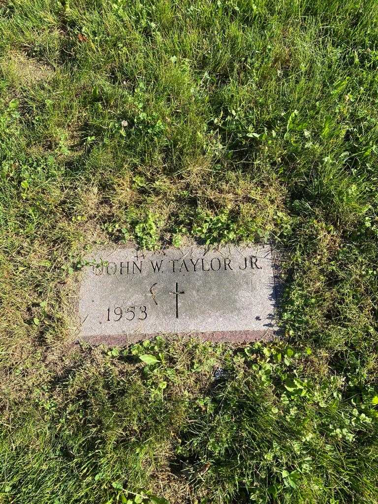 John W. Taylor Junior's grave. Photo 6