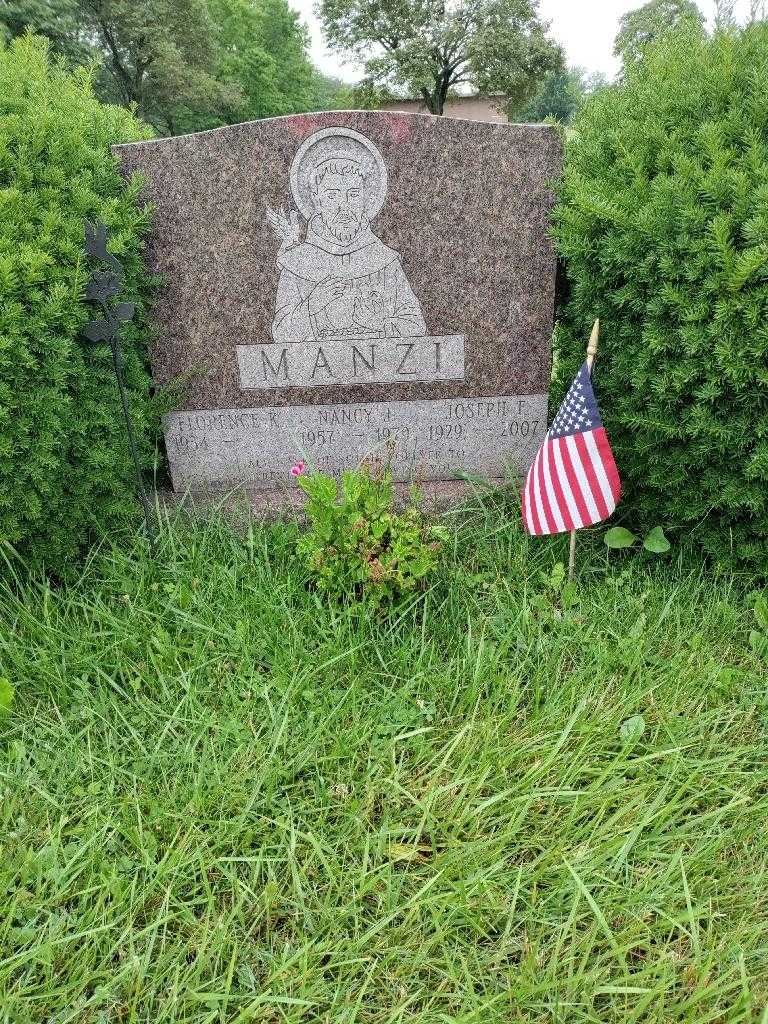 Joseph F. Manzi's grave. Photo 2