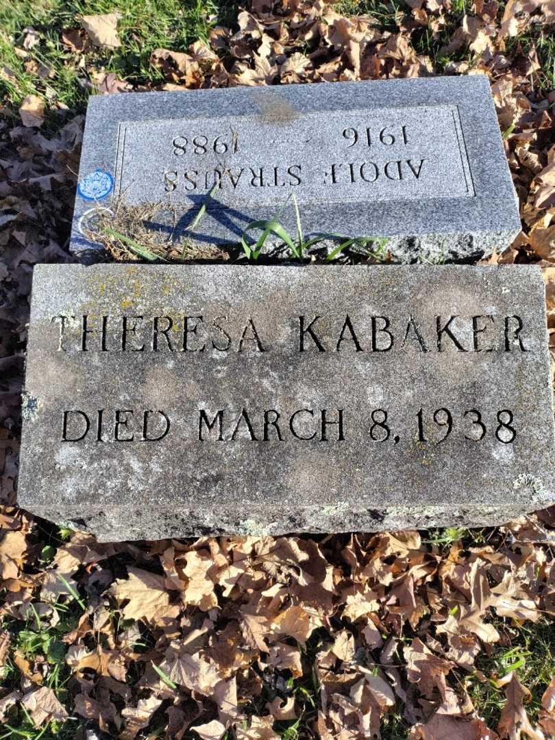 Theresa Kabaker's grave. Photo 3