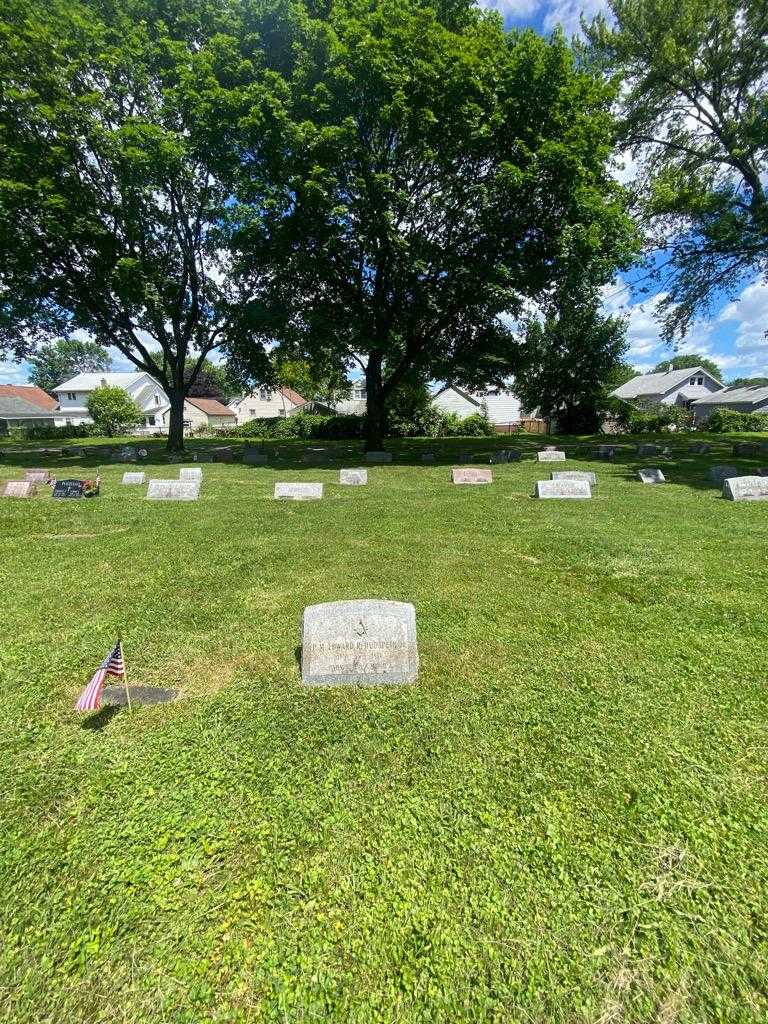 P. M. Edward R. Hudspeth Junior's grave. Photo 1