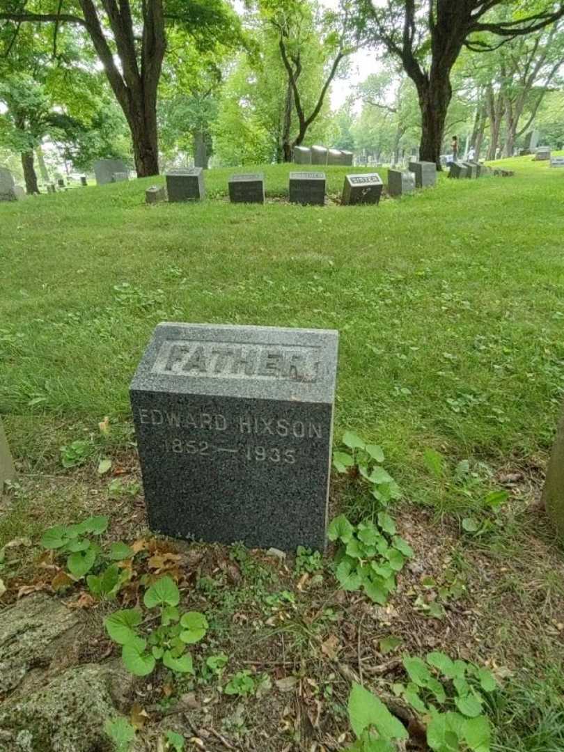 Edward Hixson's grave. Photo 3