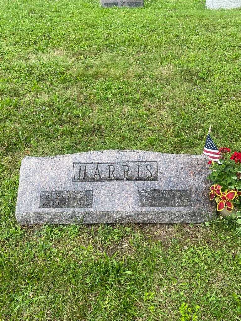 Gladys M. Harris's grave. Photo 2