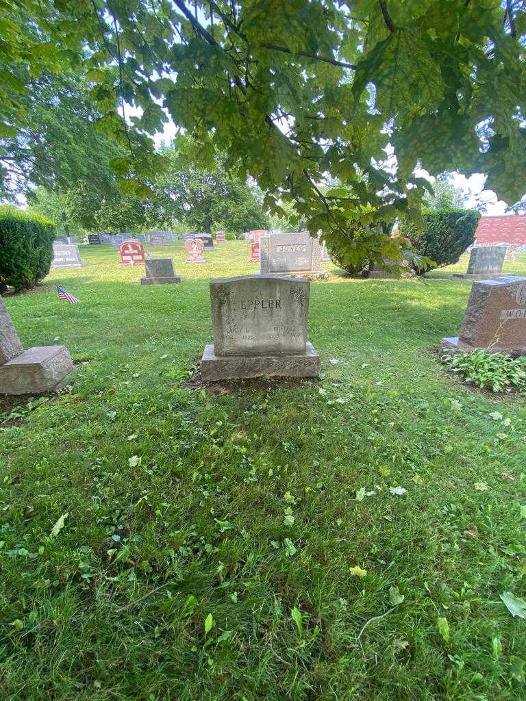 Lucy L. Eppler's grave. Photo 1