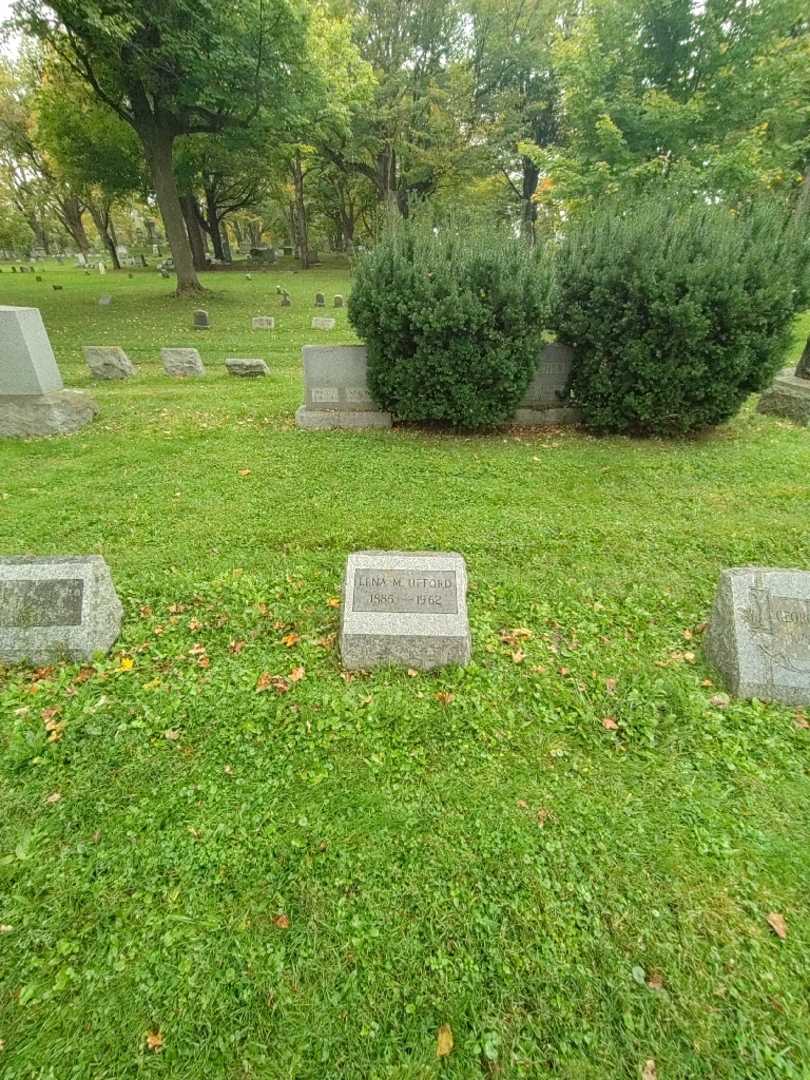 Lena M. Ufford's grave. Photo 1