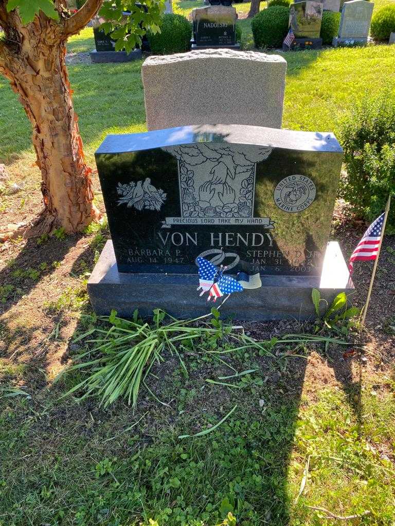 Stephen D. Von Hendy Junior's grave. Photo 2