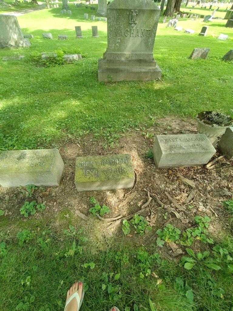 John V. Nachant's grave. Photo 1