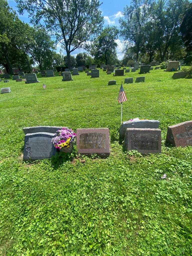 Fred Jennings Junior's grave. Photo 1