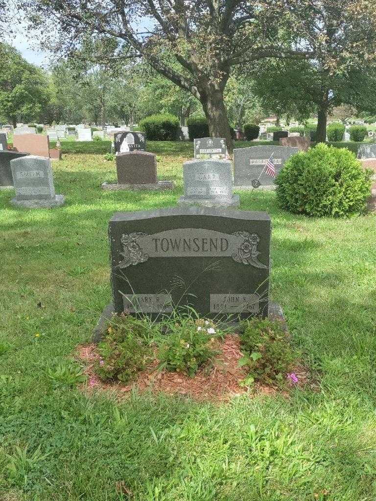 Mary R. Townsend's grave. Photo 3