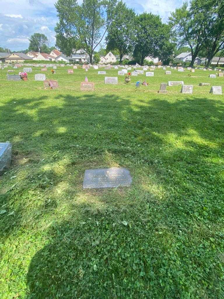 Ernest E. Landon's grave. Photo 1