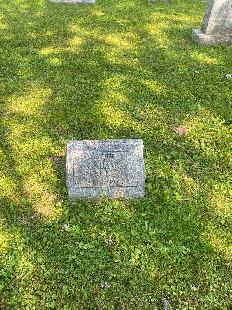 Adam Kunz's grave. Photo 2