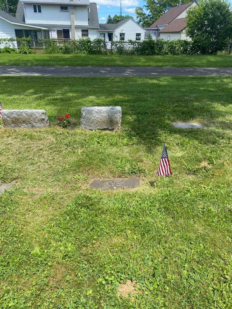 John G. Fliss's grave. Photo 2