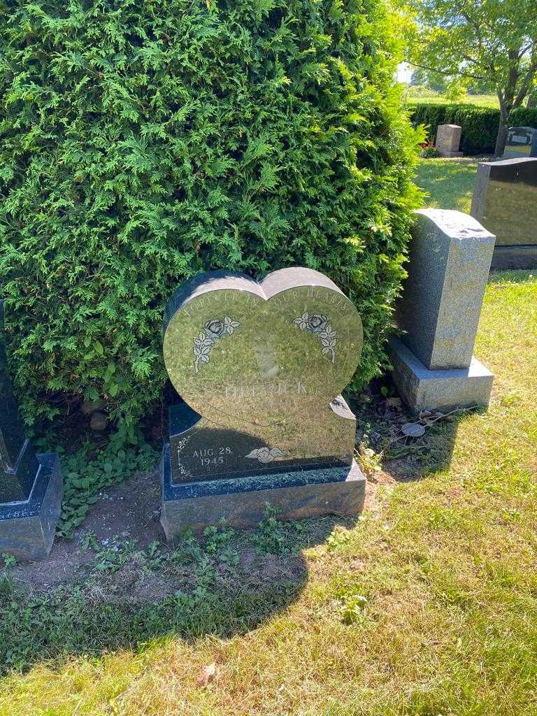 Suzanne Hedrick's grave. Photo 2