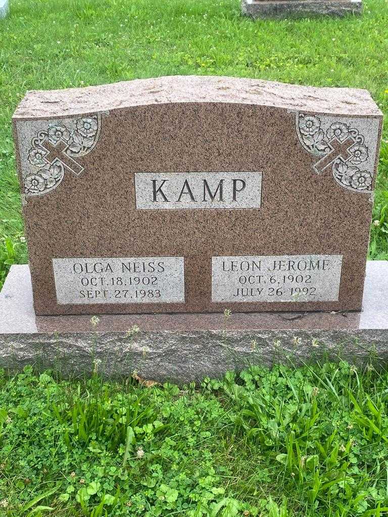 Leon Jerome Kamp's grave. Photo 3