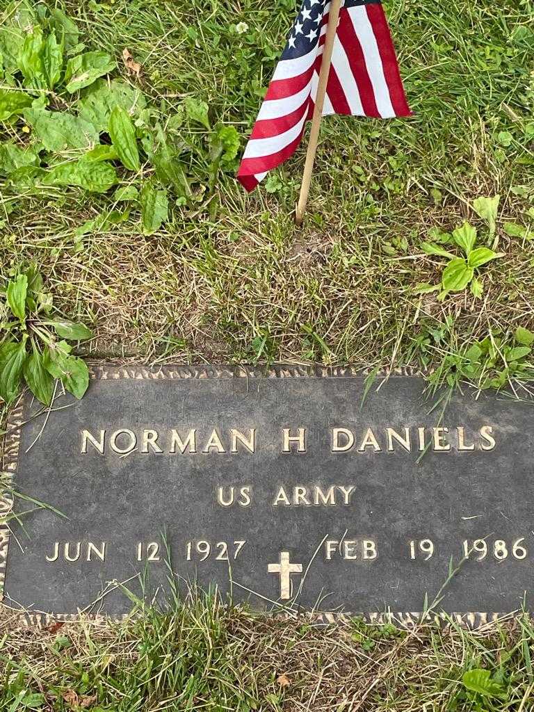 Norman H. Daniels's grave. Photo 3