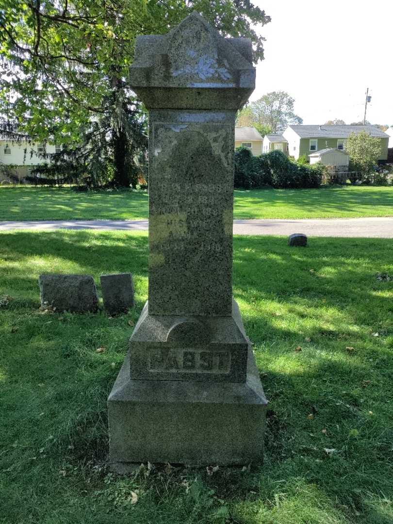 Anna S. Pabst's grave. Photo 2