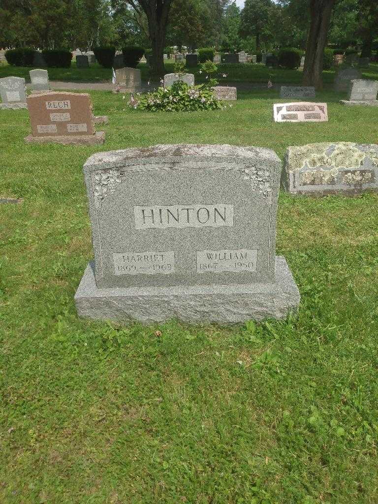 Harriet Hinton's grave. Photo 1