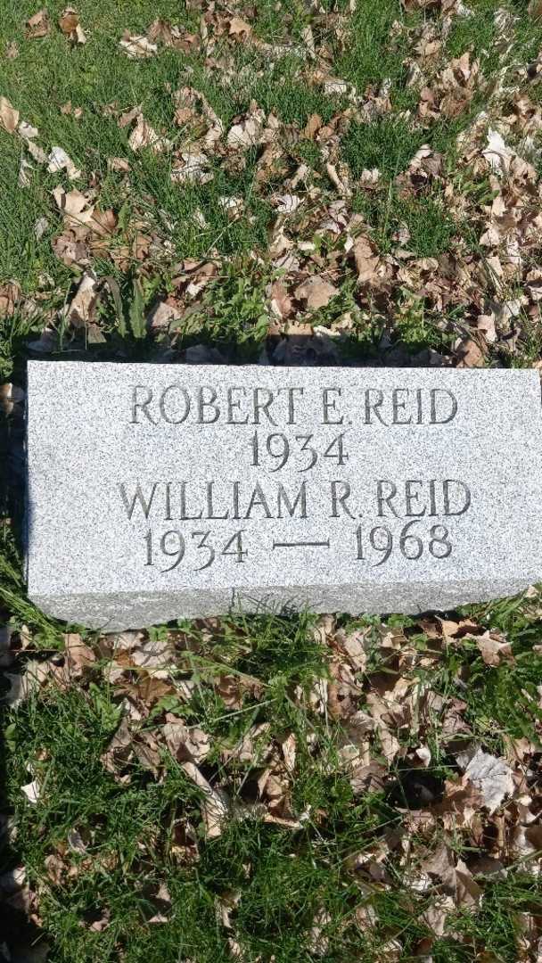 Robert Edwin Reid's grave. Photo 3