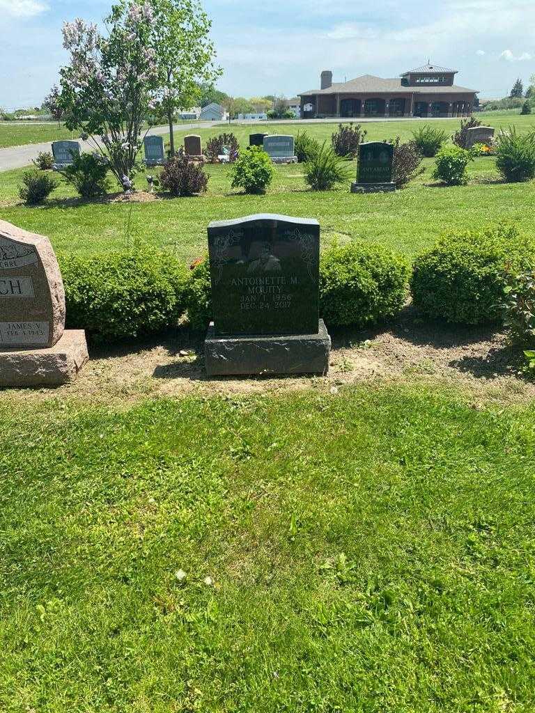 Antoinette M. Mouity's grave. Photo 2