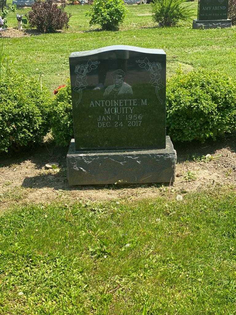 Antoinette M. Mouity's grave. Photo 3