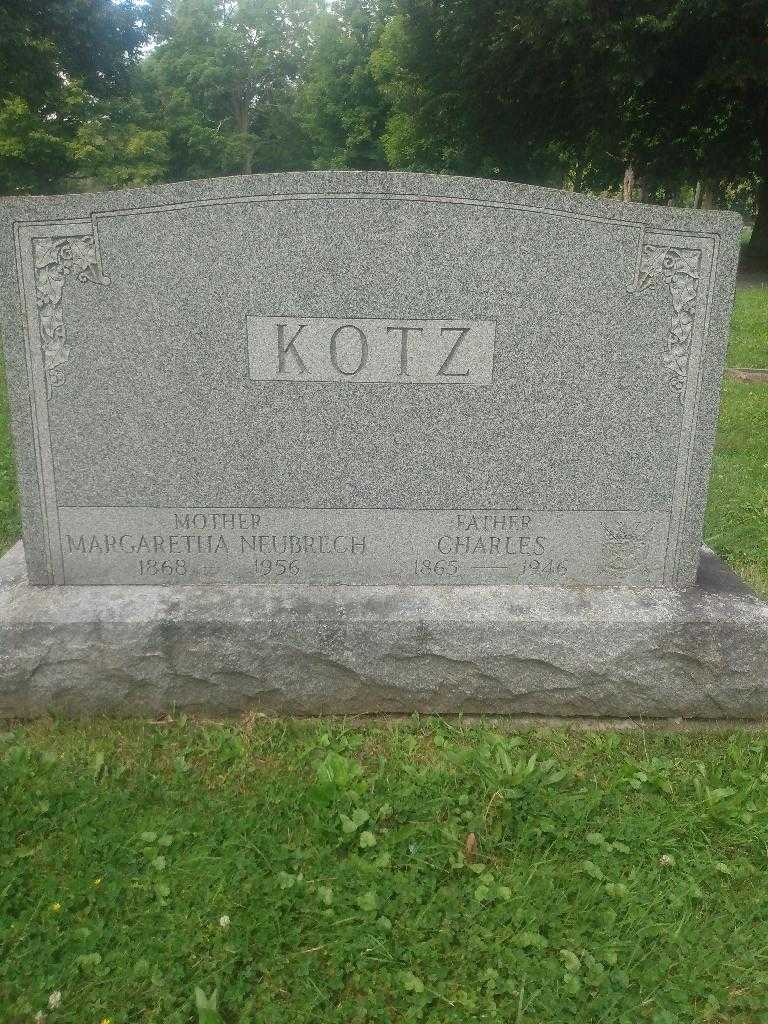 Margaretha Neubrech Kotz's grave. Photo 2