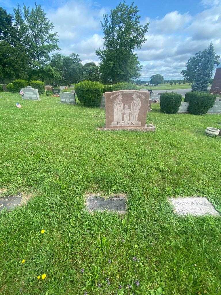 Michael Christopher Egan's grave. Photo 1