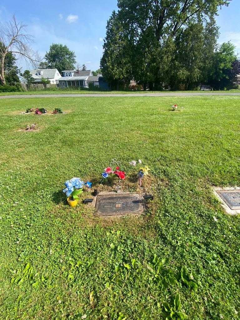 Reginald O. Sanford's grave. Photo 1