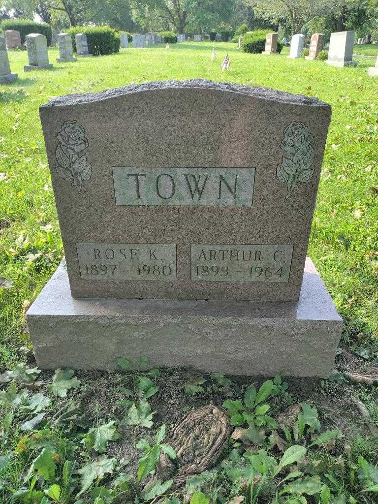 Rose K. Town's grave. Photo 2