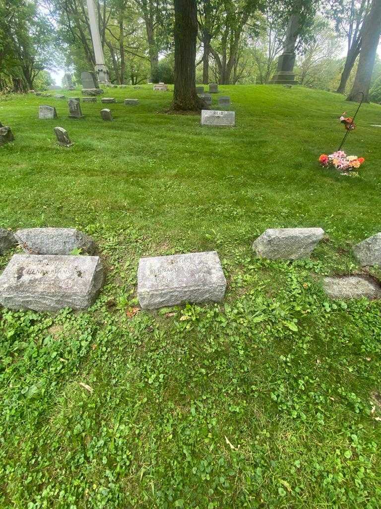 Bernard W. Evans Junior's grave. Photo 1