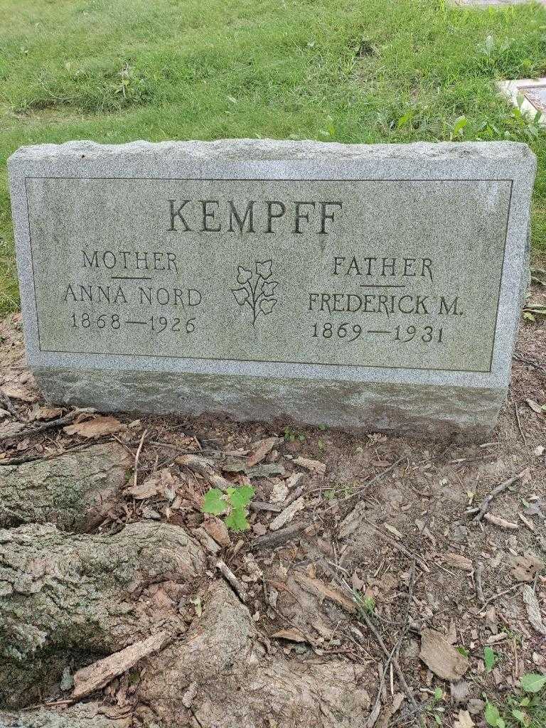 Anna Nord Kempff's grave. Photo 2