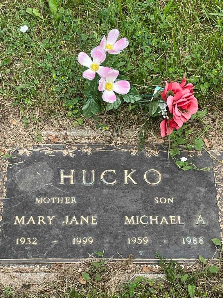Mary Jane Hucko's grave. Photo 3