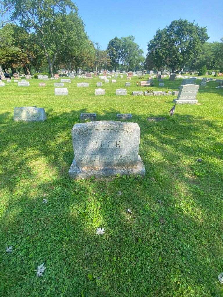 Anna E. Heck's grave. Photo 1