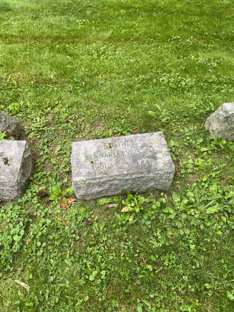 Bernard W. Evans Junior's grave. Photo 2