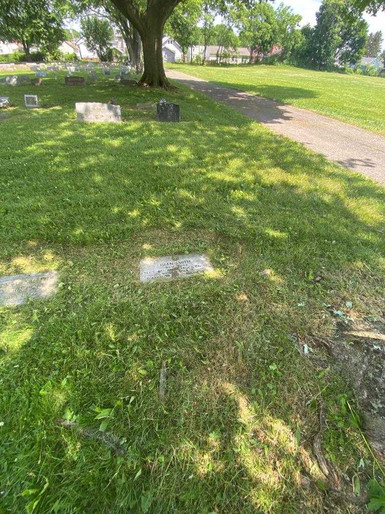 Isiah Smith's grave. Photo 1