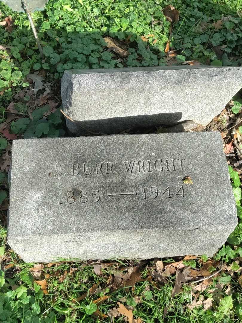 Solman Burr Wright's grave. Photo 3