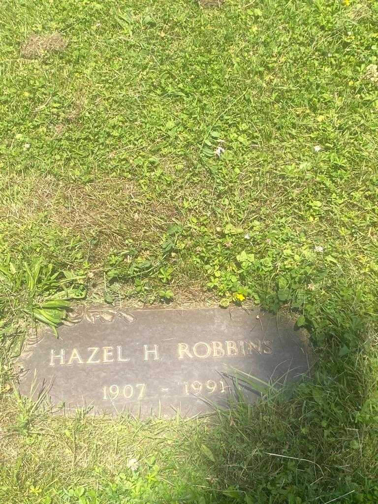 Hazel H. Robbins's grave. Photo 3
