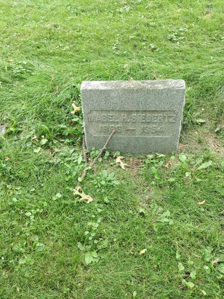 Mabel H. Siebertz's grave. Photo 3