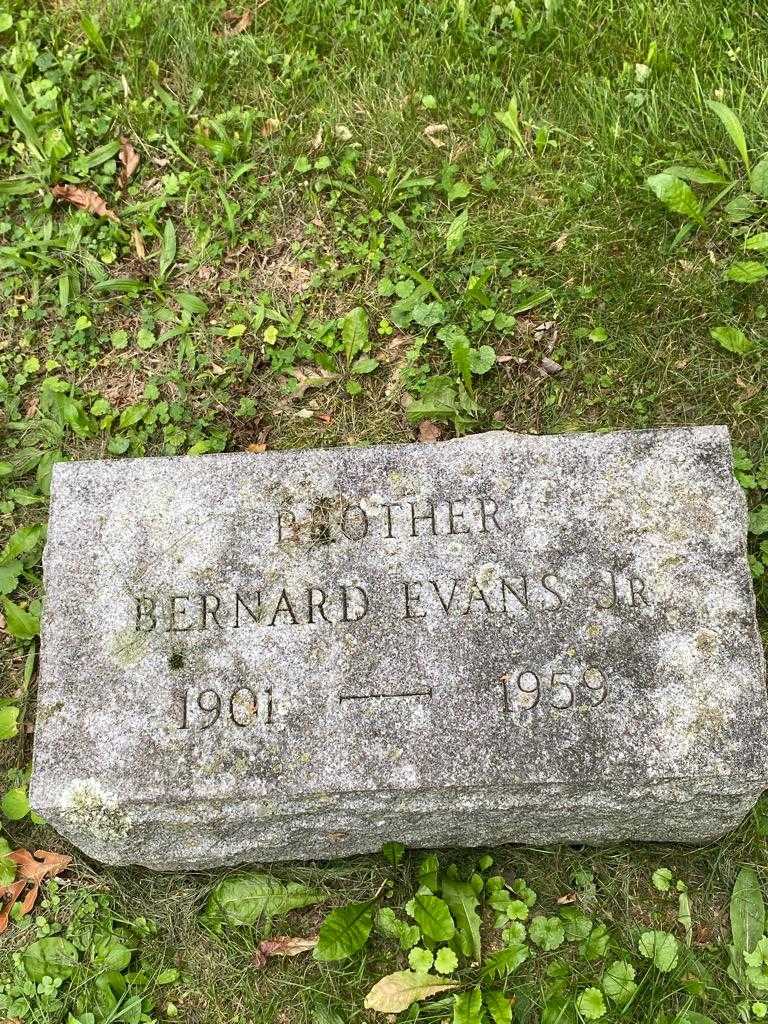 Bernard W. Evans Junior's grave. Photo 3