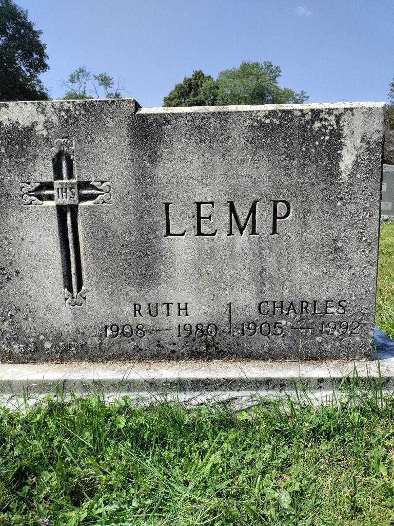 Ruth Lemp's grave. Photo 3