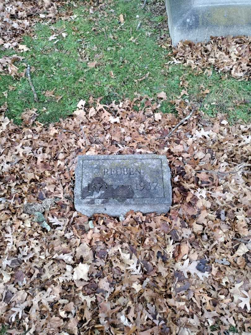Reuben "Ruby" Sablovage's grave. Photo 2