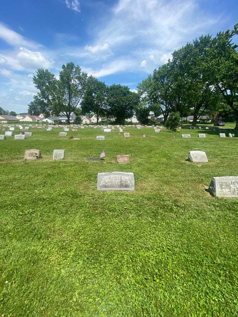 Ruth L. Figie's grave. Photo 1