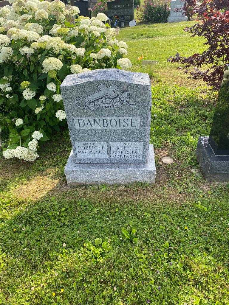 Robert Francis Danboise Senior's grave. Photo 2