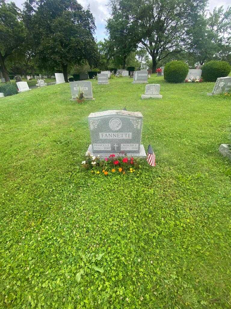Frances E. Fannetti's grave. Photo 1