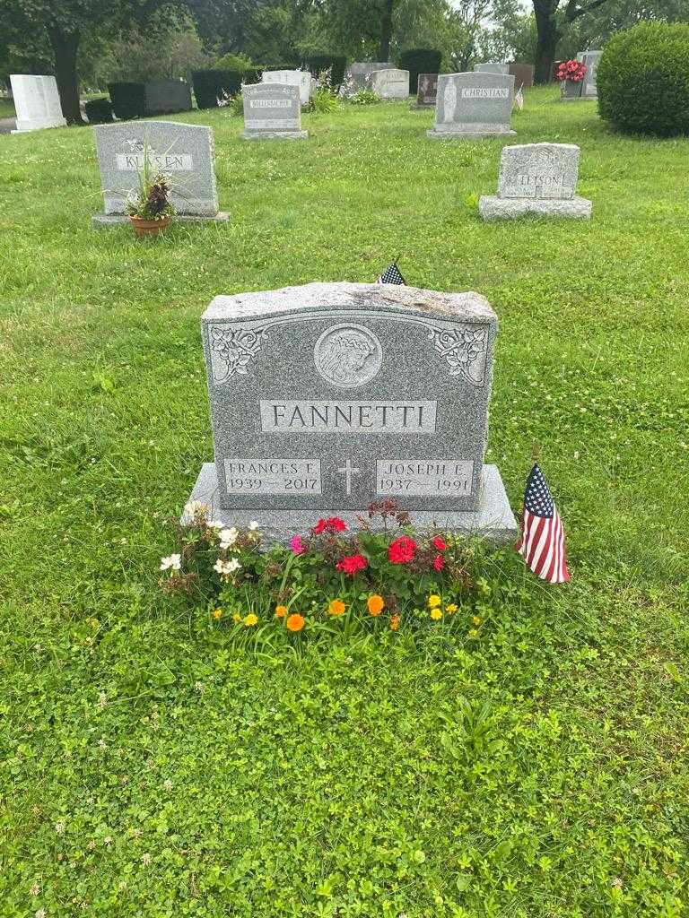 Frances E. Fannetti's grave. Photo 2