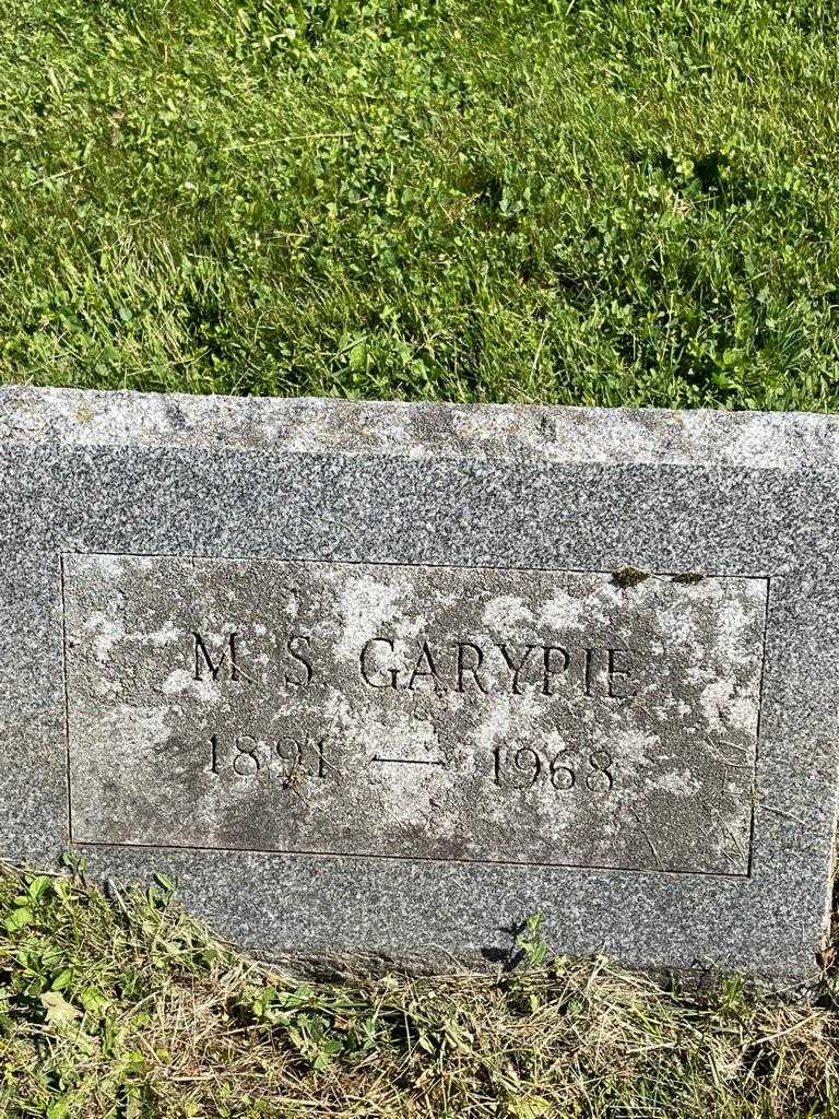 M. S. Garypie's grave. Photo 3