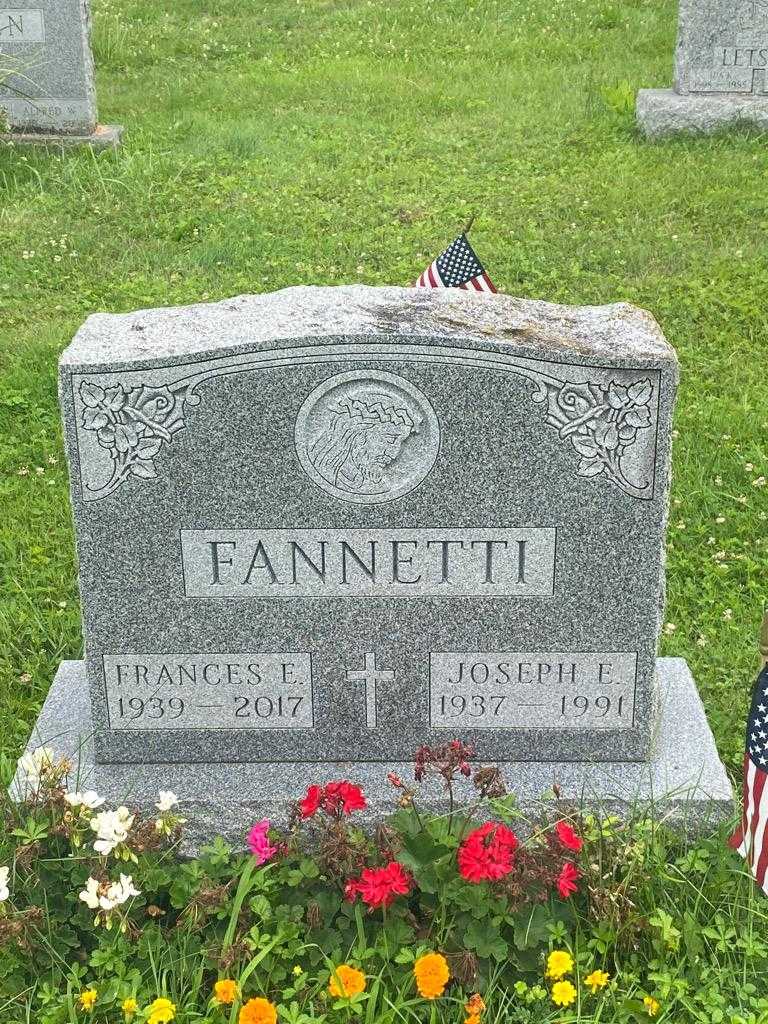 Frances E. Fannetti's grave. Photo 3