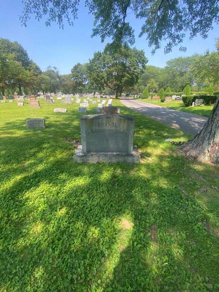 John Ernandes's grave. Photo 1