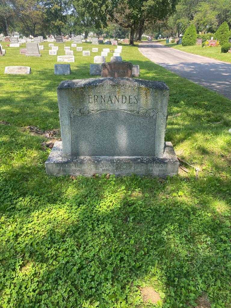 Frances Ernandes's grave. Photo 2