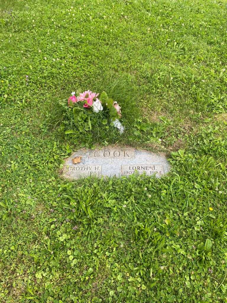 Lorne J. Cook's grave. Photo 2