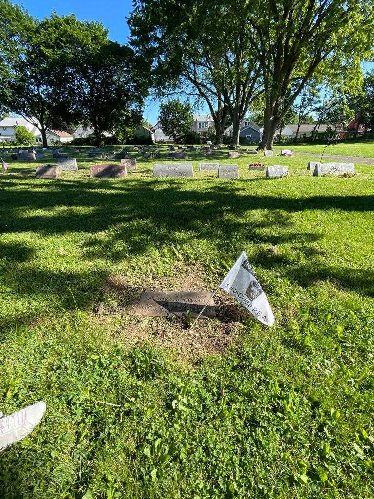 Ormond G. Spencer's grave. Photo 1